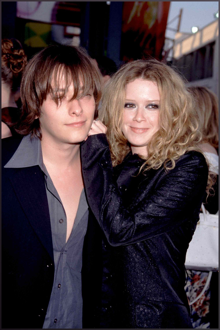 Edward Furlong stands with Natasha Lyonne 
